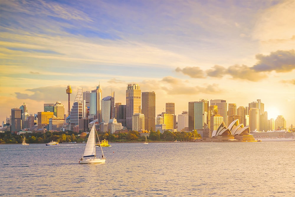 foto do horizonte de Sydney, mar a frente e a cidade ao fundo