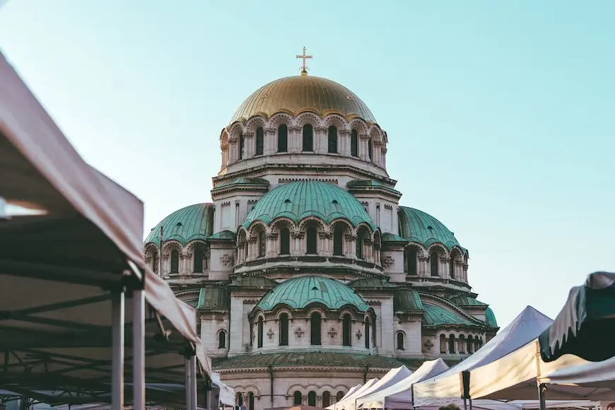 Foto de uma igreja na cidade da Bulgaria